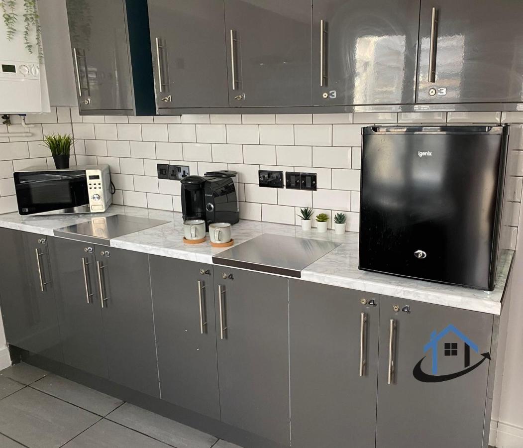 Acaster House, X4 Rooms With En-Suites X1 Room Private Bathroom, Street Parking, Close To Train Station Kettering Luaran gambar