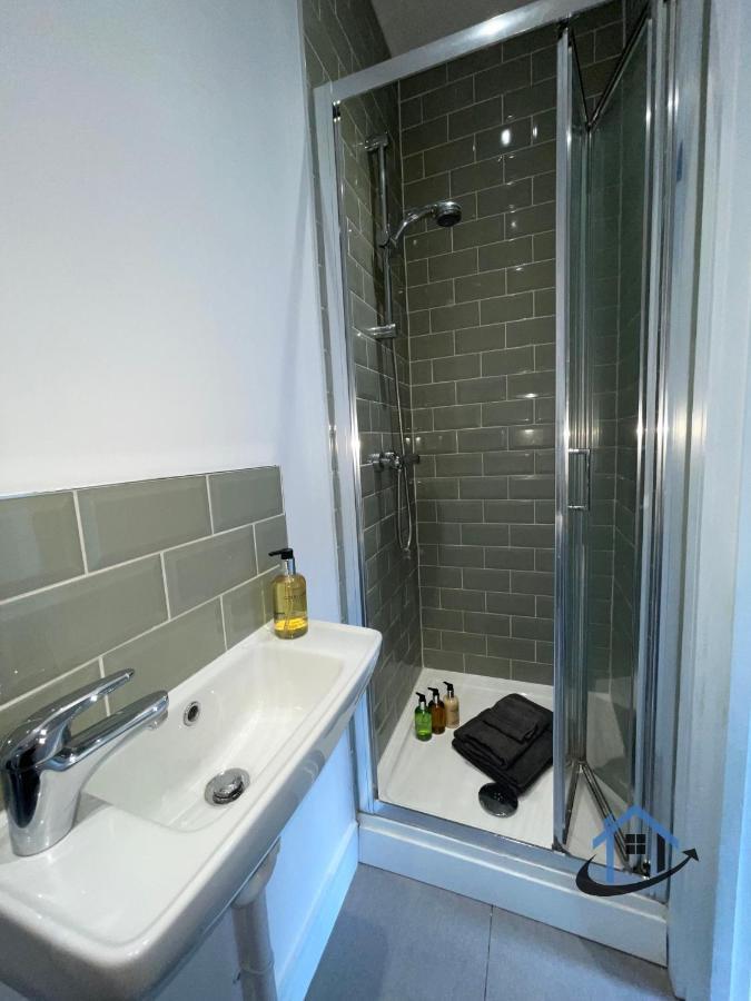 Acaster House, X4 Rooms With En-Suites X1 Room Private Bathroom, Street Parking, Close To Train Station Kettering Luaran gambar