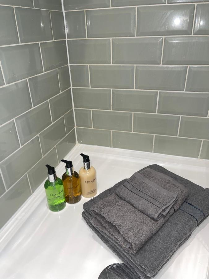 Acaster House, X4 Rooms With En-Suites X1 Room Private Bathroom, Street Parking, Close To Train Station Kettering Luaran gambar