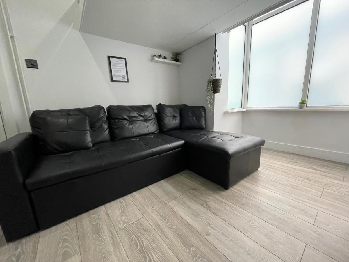 Acaster House, X4 Rooms With En-Suites X1 Room Private Bathroom, Street Parking, Close To Train Station Kettering Luaran gambar