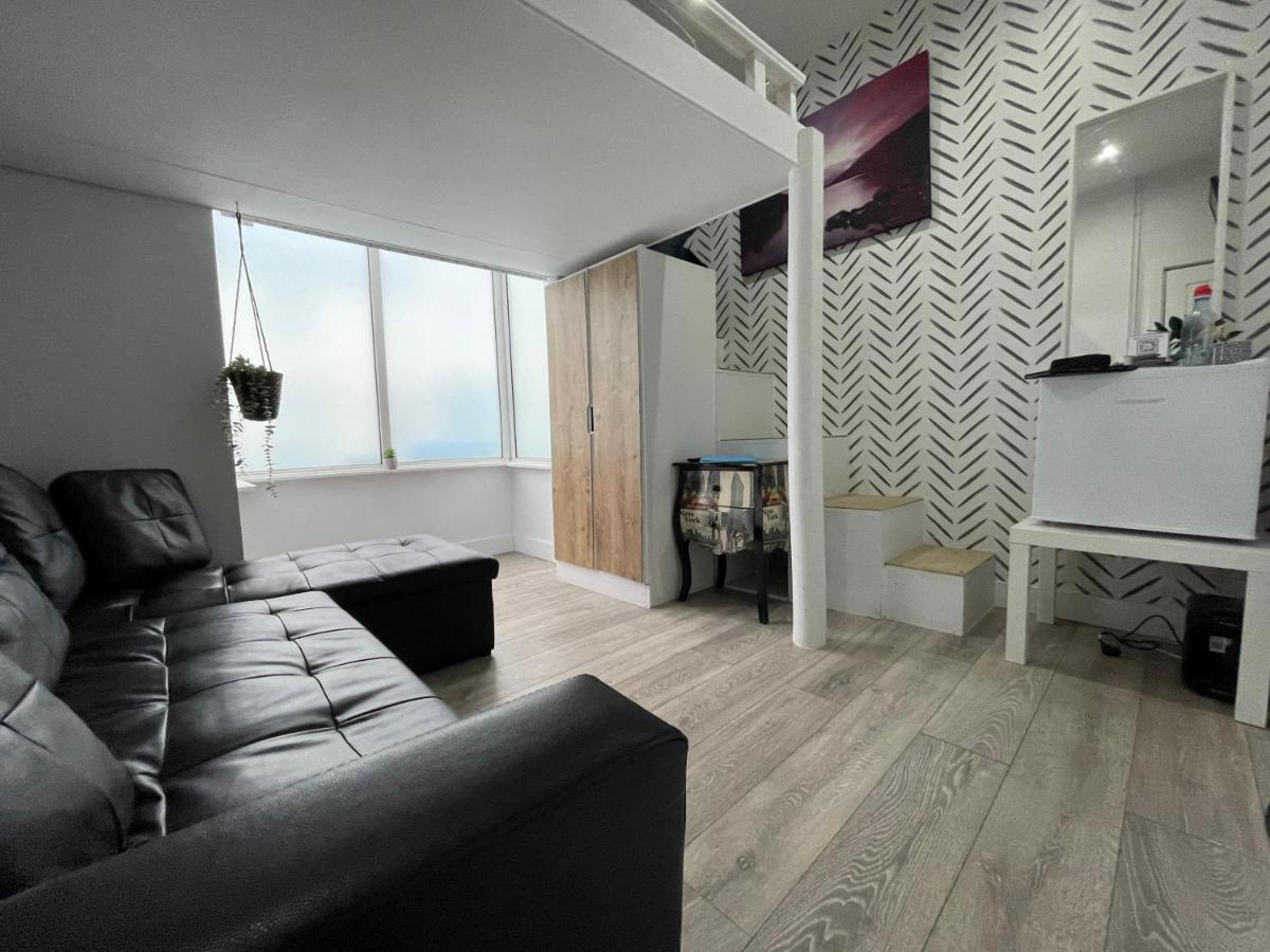 Acaster House, X4 Rooms With En-Suites X1 Room Private Bathroom, Street Parking, Close To Train Station Kettering Luaran gambar